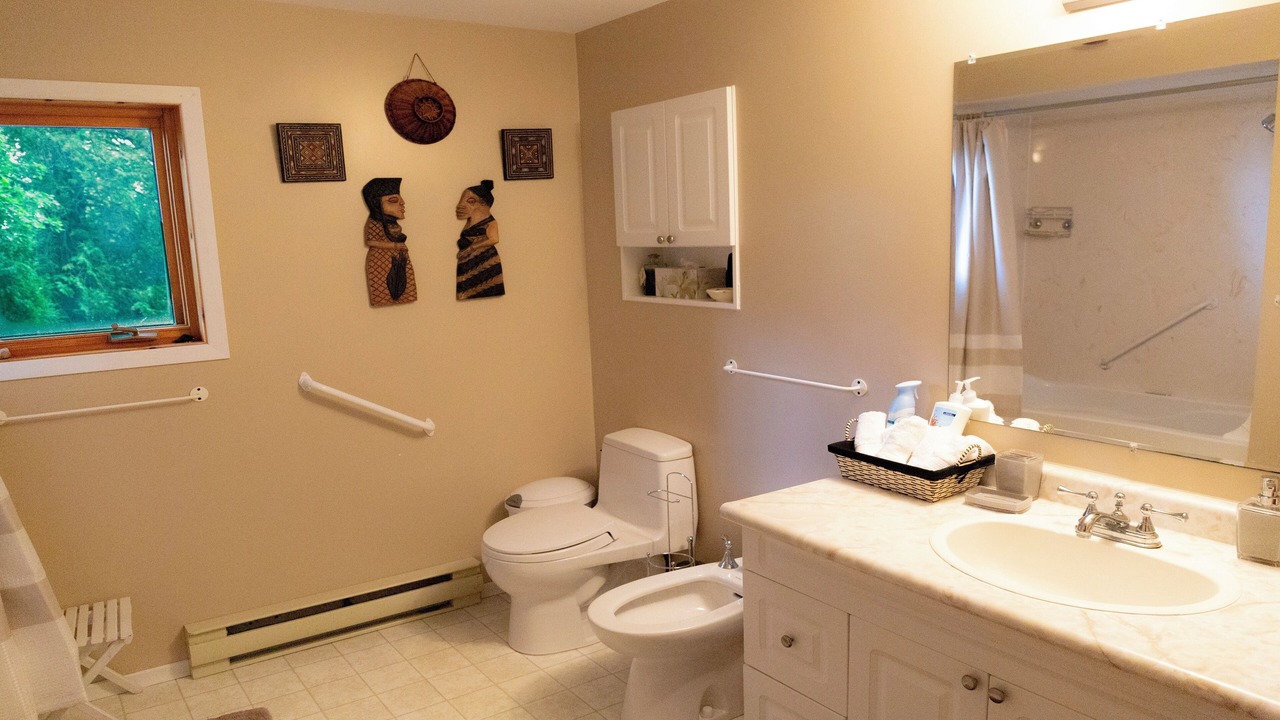 Photo of Bathroom in Colpoys Bay