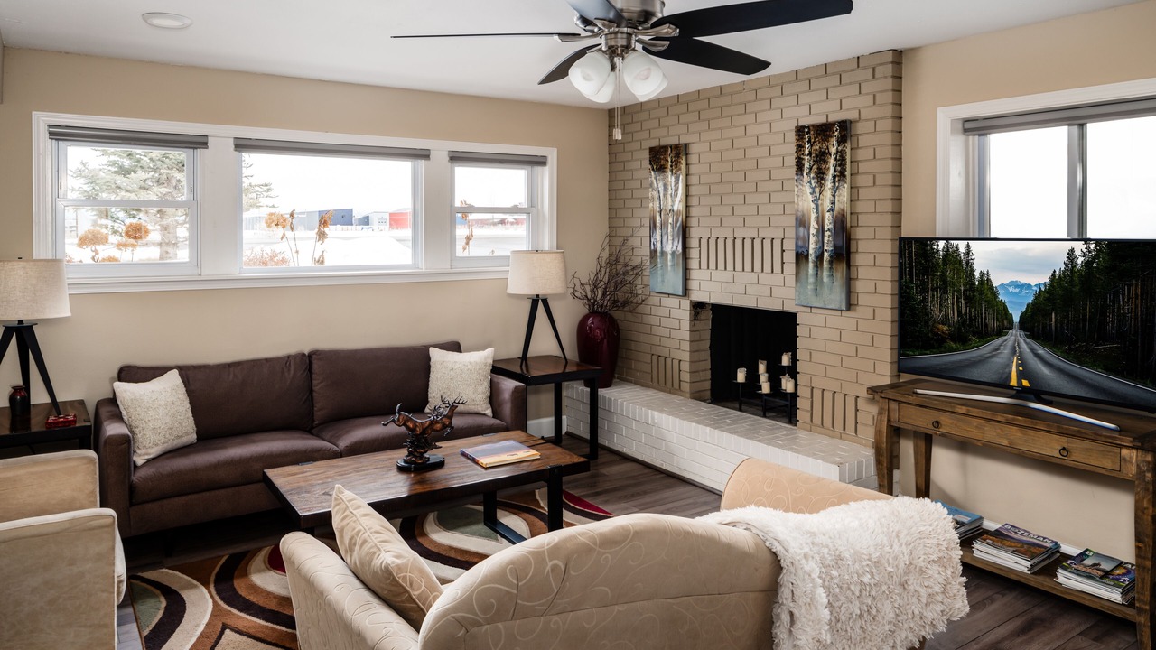 Photo of Livingroom in Four Corners