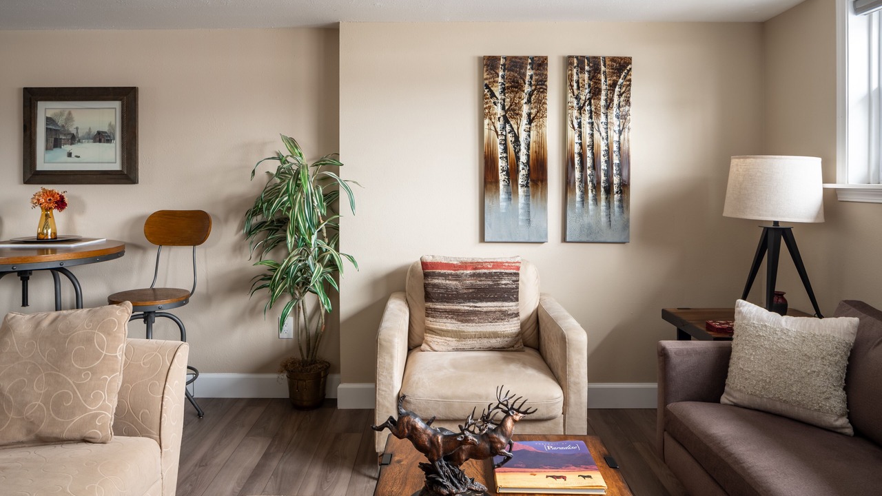 Photo of Livingroom in Four Corners