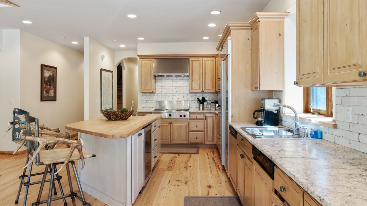 Photo of Kitchen in Columbine Lake
