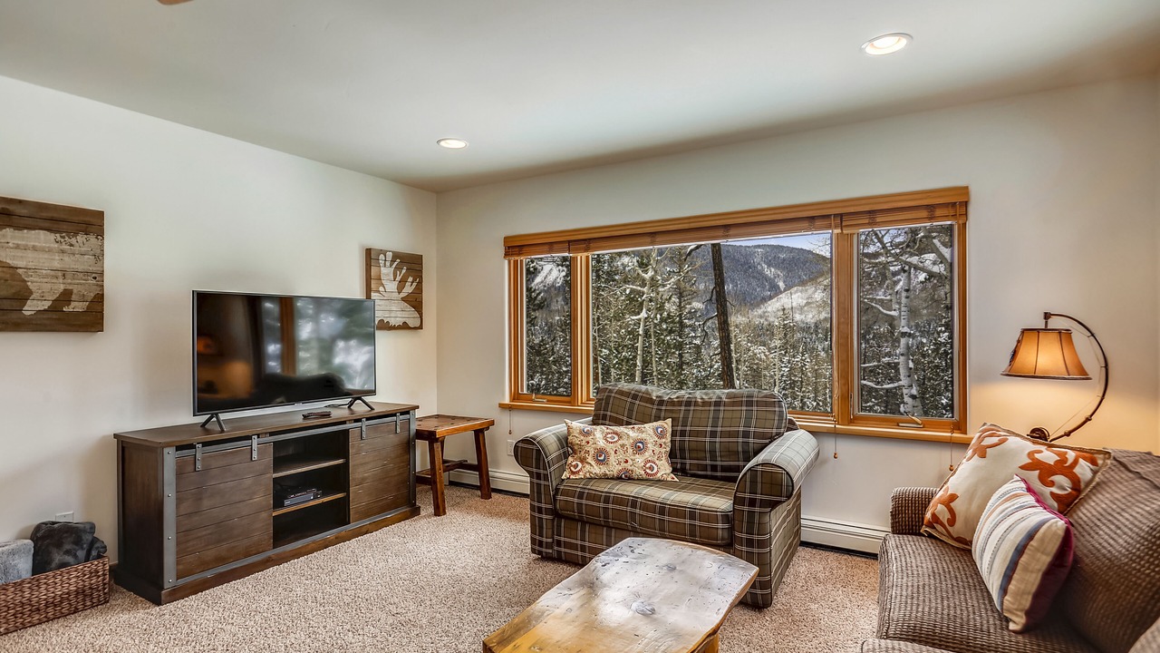 Photo of Livingroom in Columbine Lake