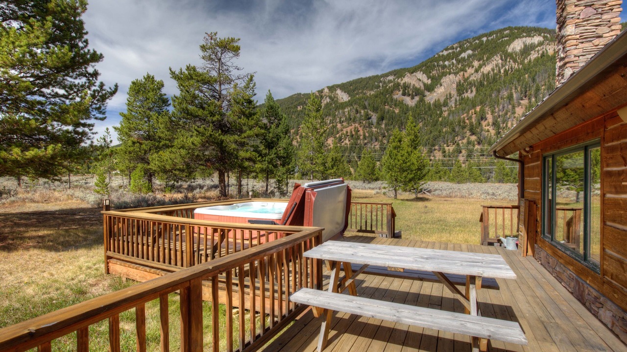 Photo of Patio Balcony in Big Sky