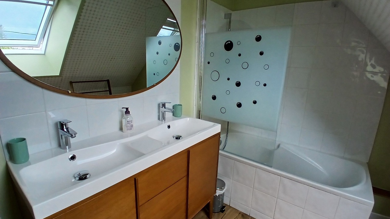 Photo of Bathroom in Plouhinec