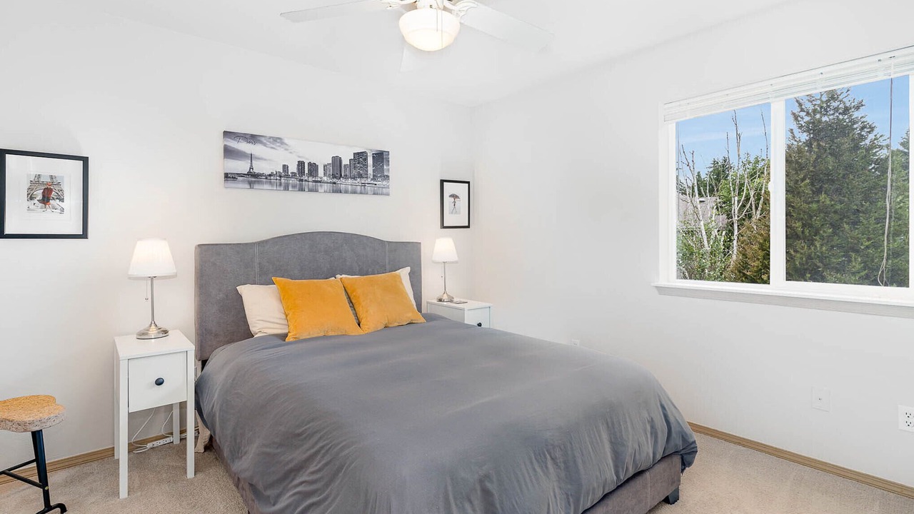 Photo of Bedroom in Maple Valley