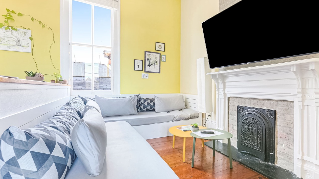 Photo of Livingroom in East Riverside