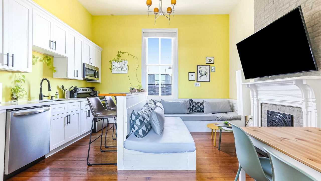 Photo of Livingroom in East Riverside