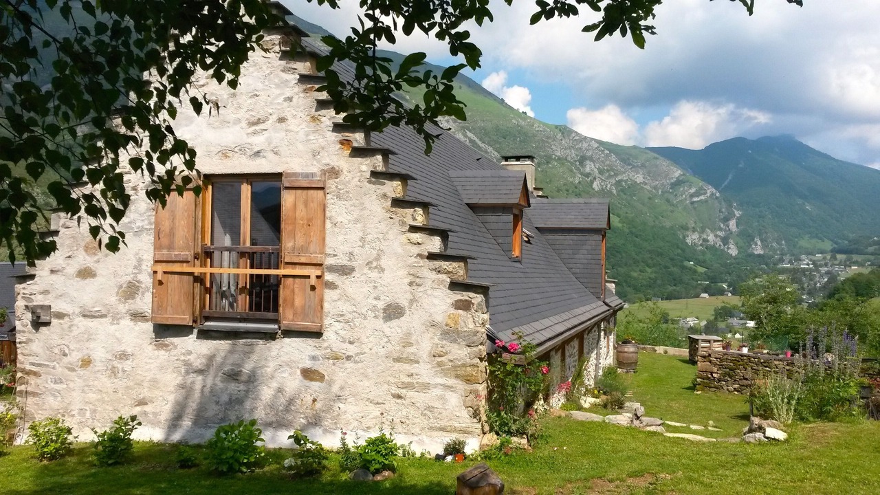 Photo of Outdoor in Campan