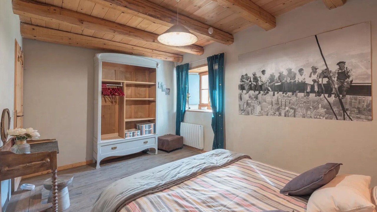 Photo of Bedroom in Campan