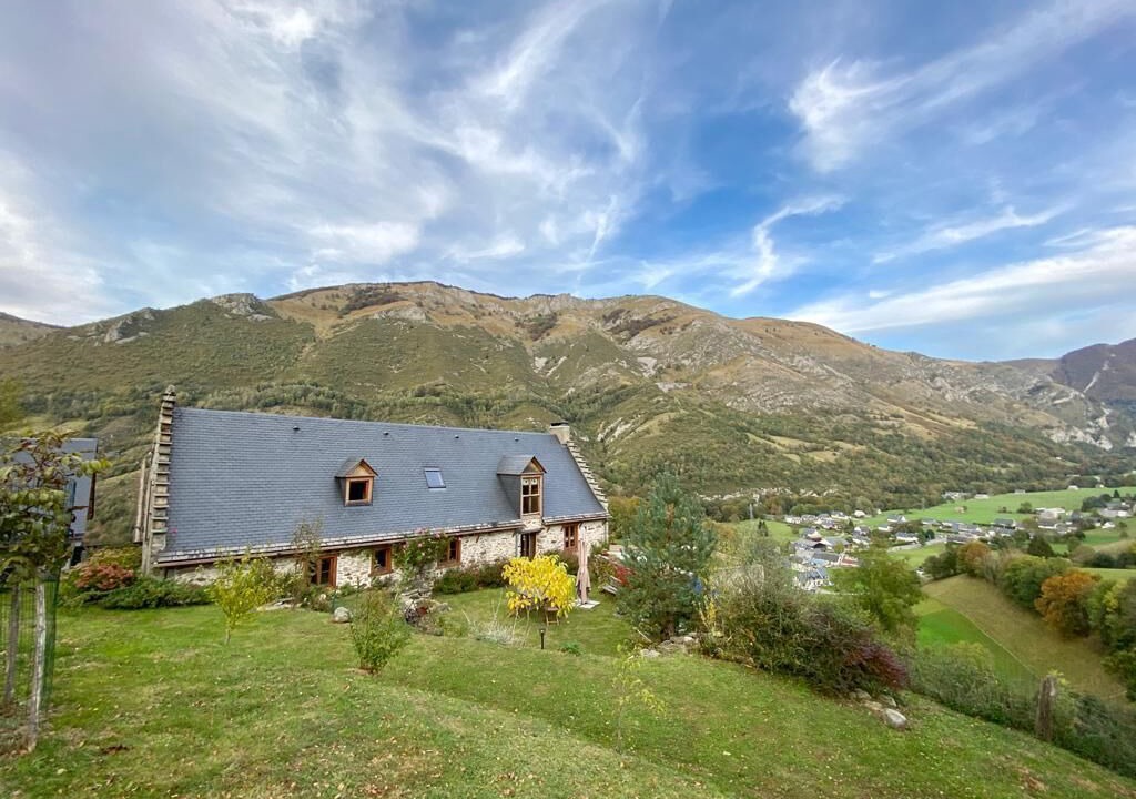Photo of Outdoor in Campan