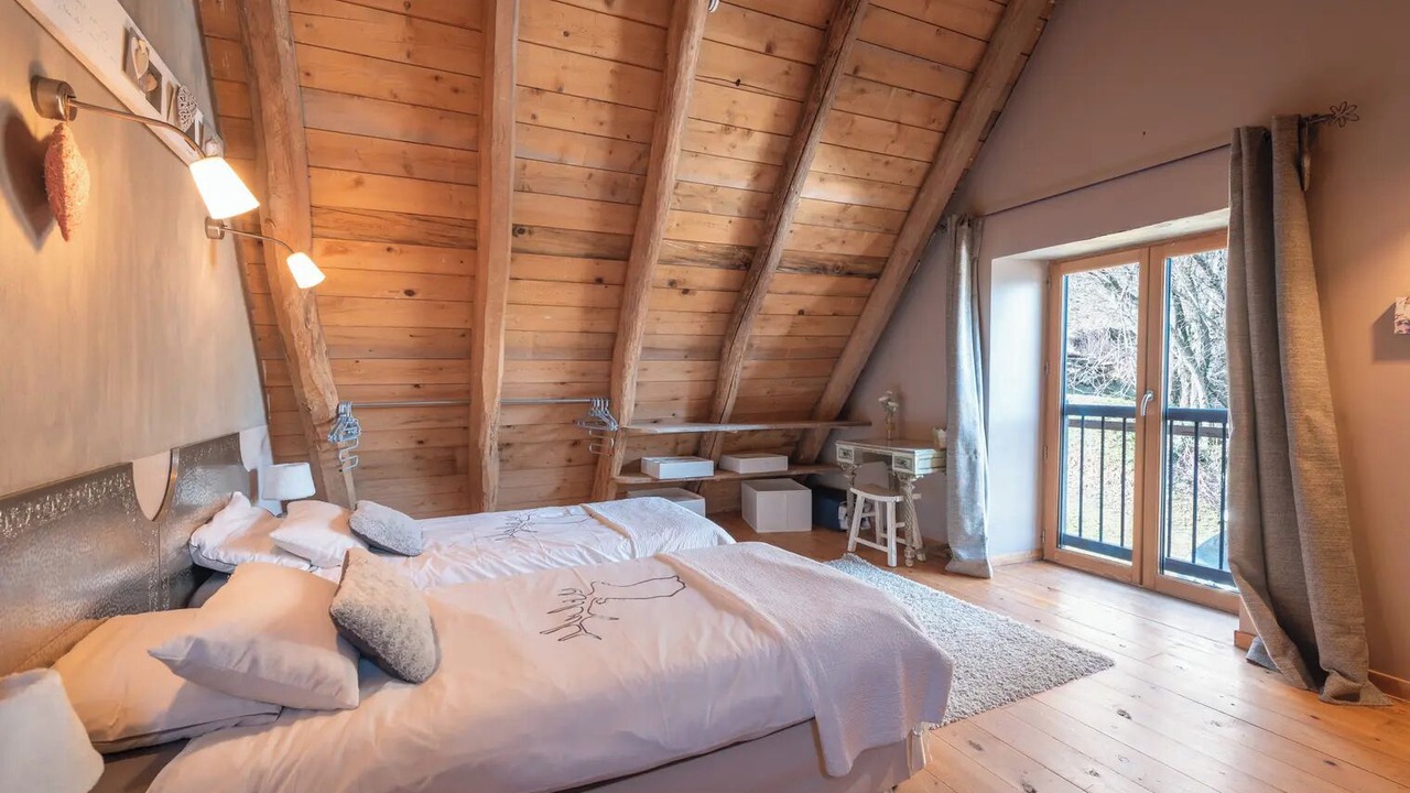 Photo of Bedroom in Campan
