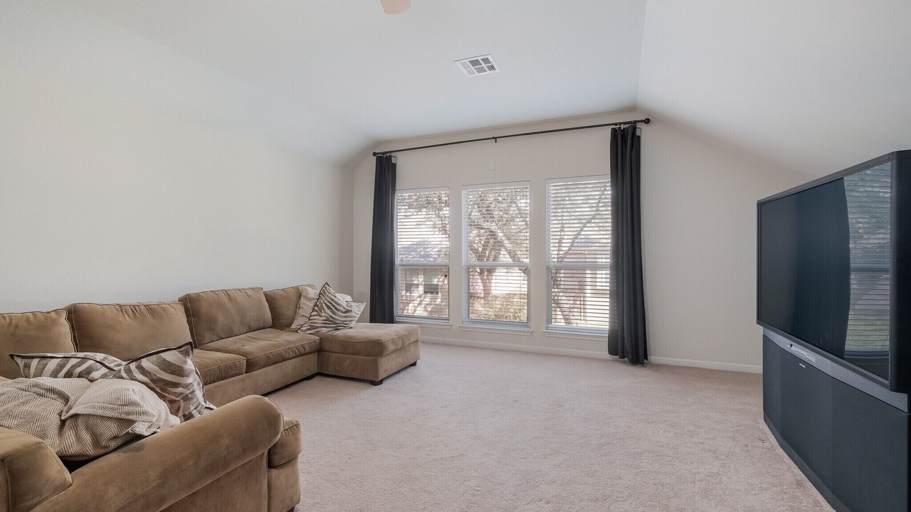 Photo of Livingroom in Crownridge of Texas