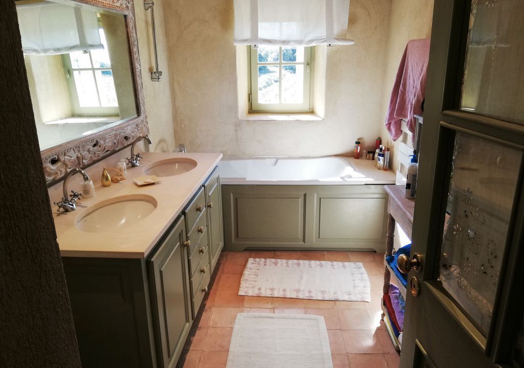 Photo of Bathroom in Venejan