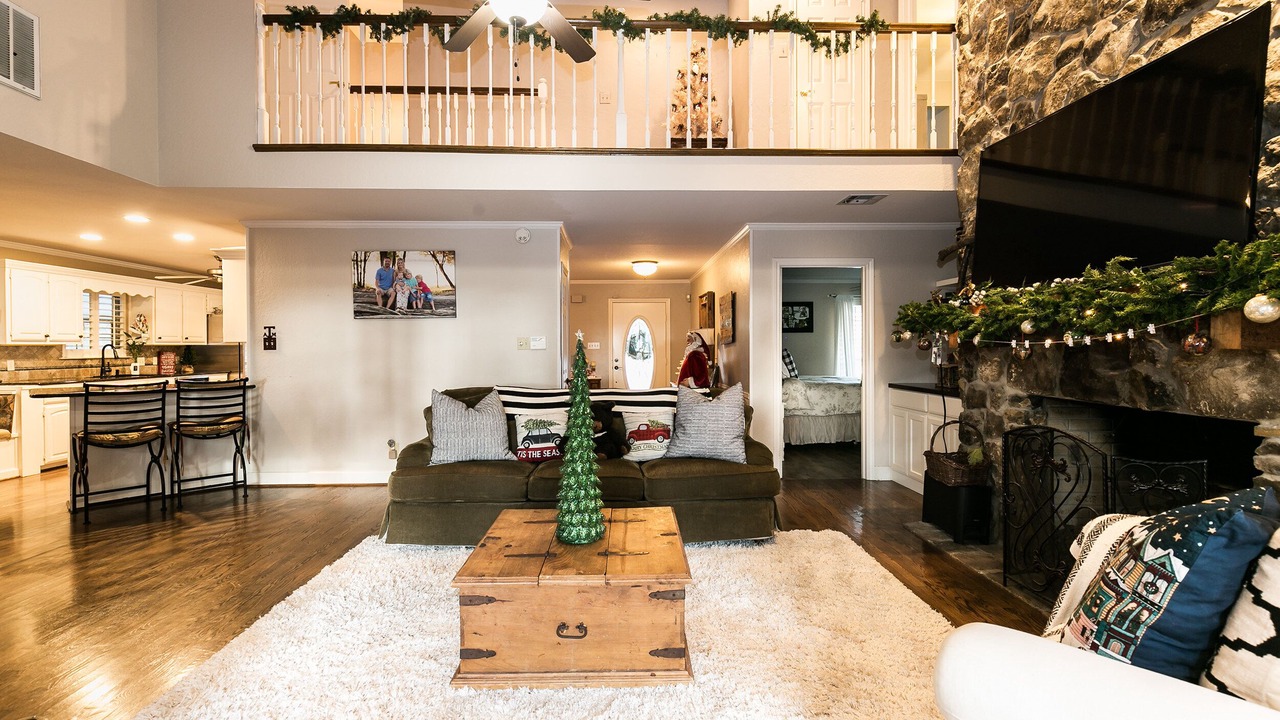 Photo of Livingroom in Valley Mills