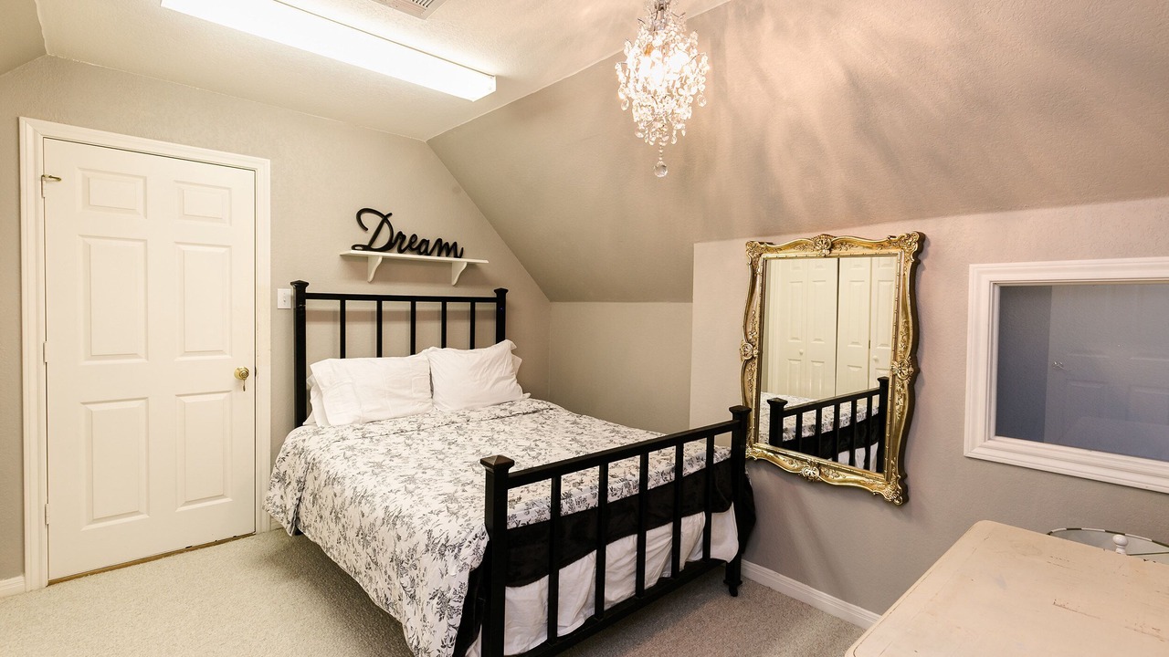 Photo of Bedroom in Valley Mills