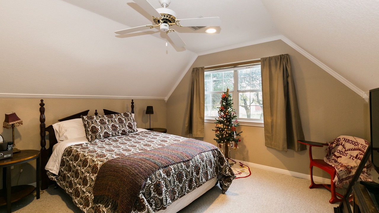Photo of Bedroom in Valley Mills