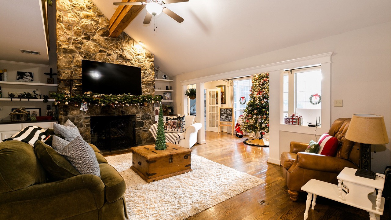 Photo of Livingroom in Valley Mills