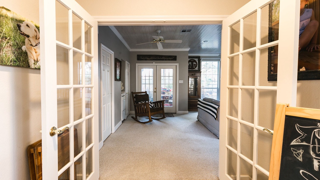 Photo of Livingroom in Valley Mills