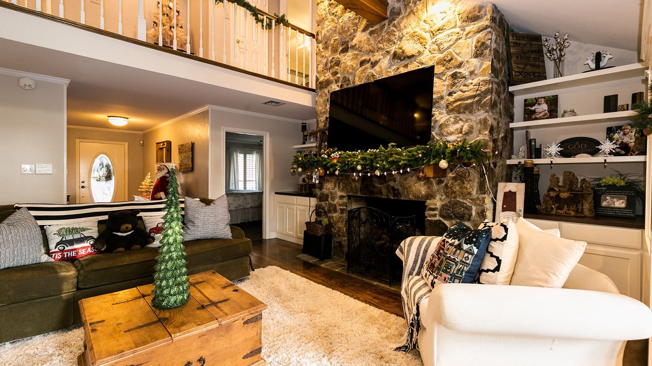 Photo of Livingroom in Valley Mills