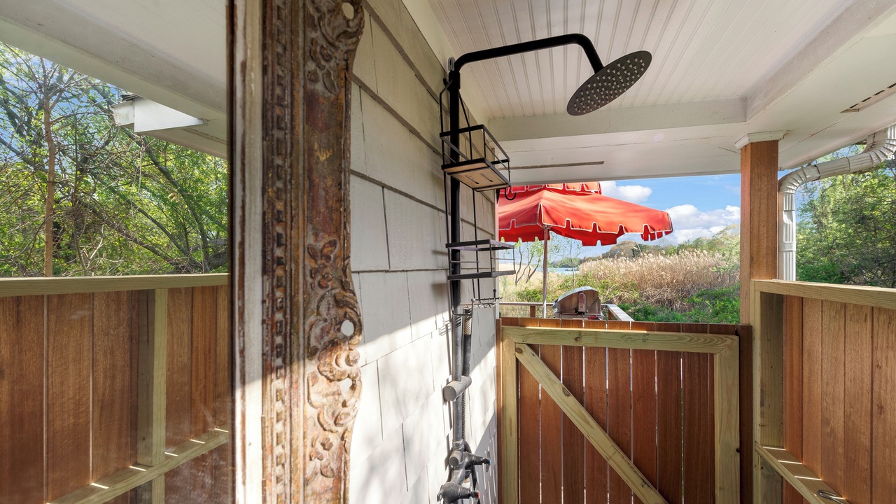 Photo of Outdoor in Village of Southampton