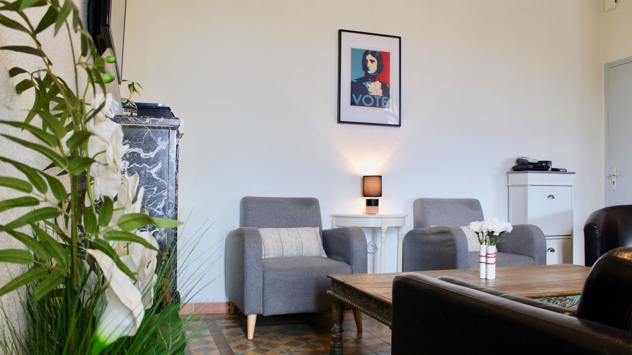 Photo of Others in Olivese