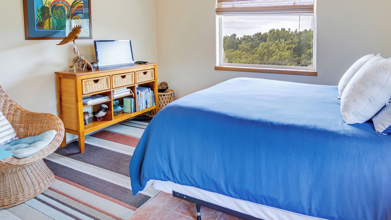 Photo of Bedroom in Waldport