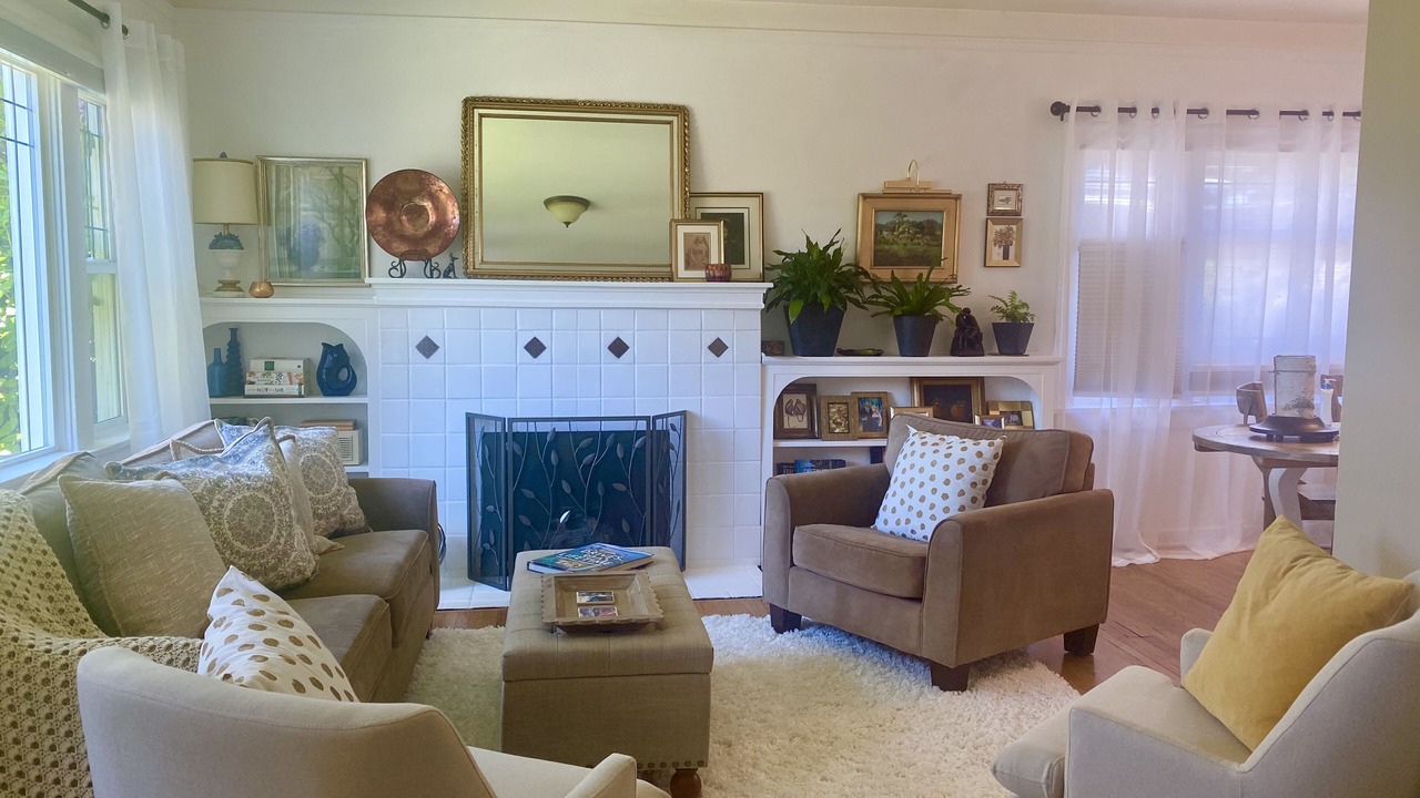 Photo of Livingroom in North Admiral