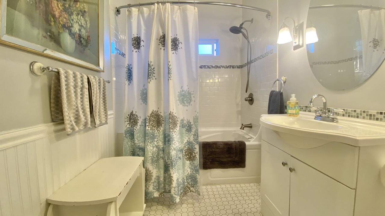 Photo of Others in North Admiral