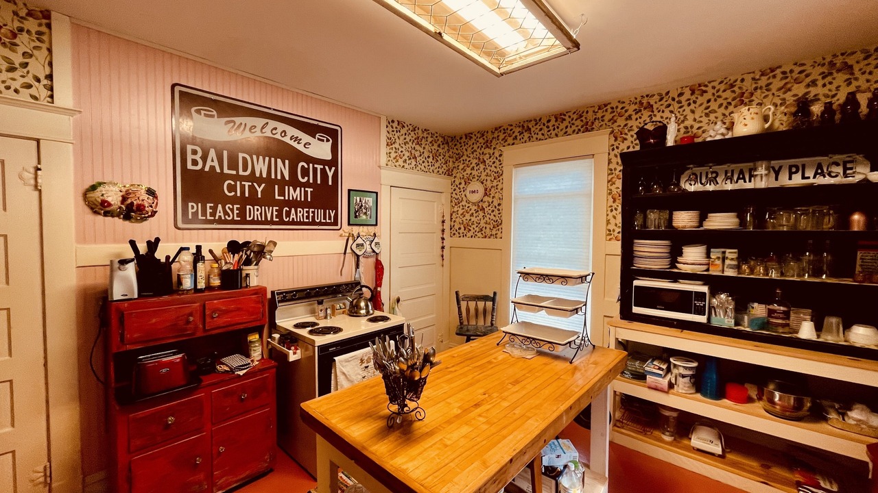 Photo of Others in Baldwin City