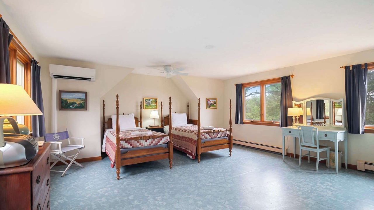 Photo of Others in East Orleans