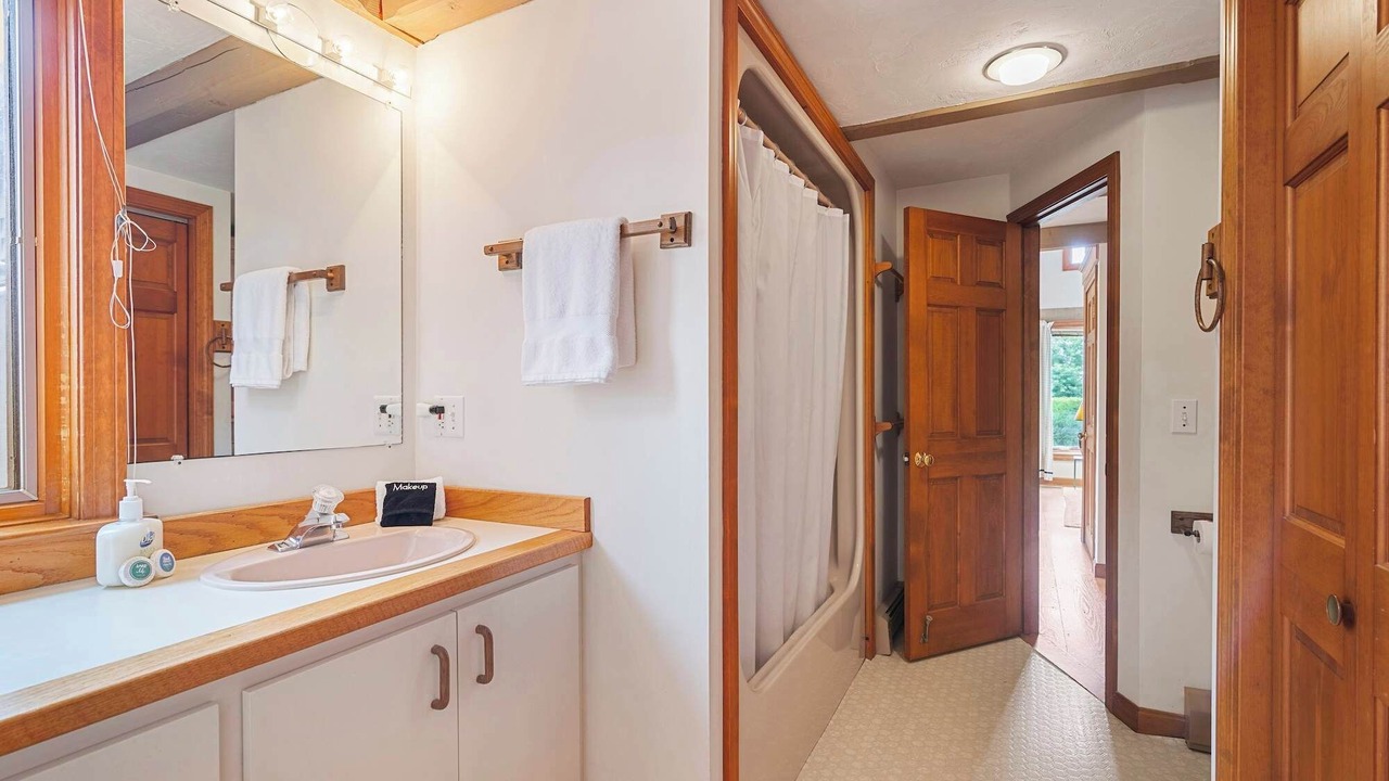 Photo of Bathroom in East Orleans