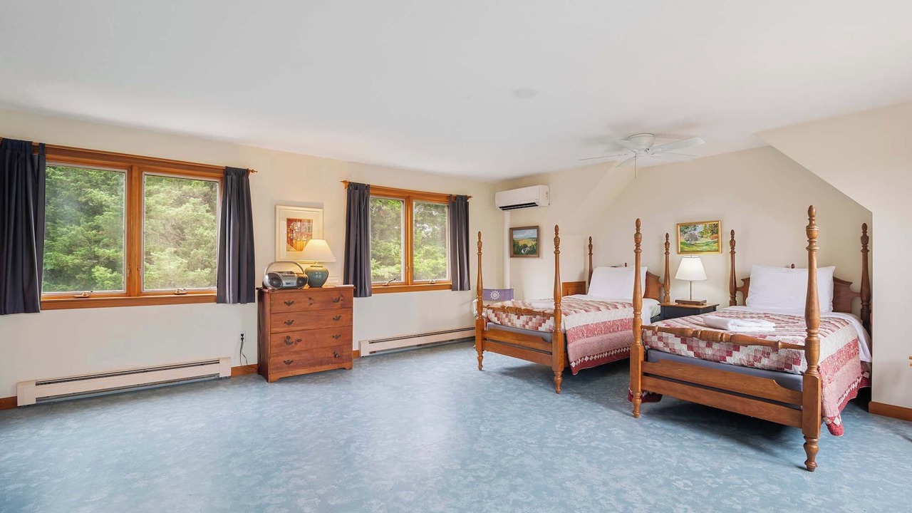 Photo of Others in East Orleans