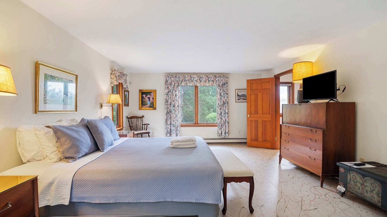 Photo of Bathroom in East Orleans