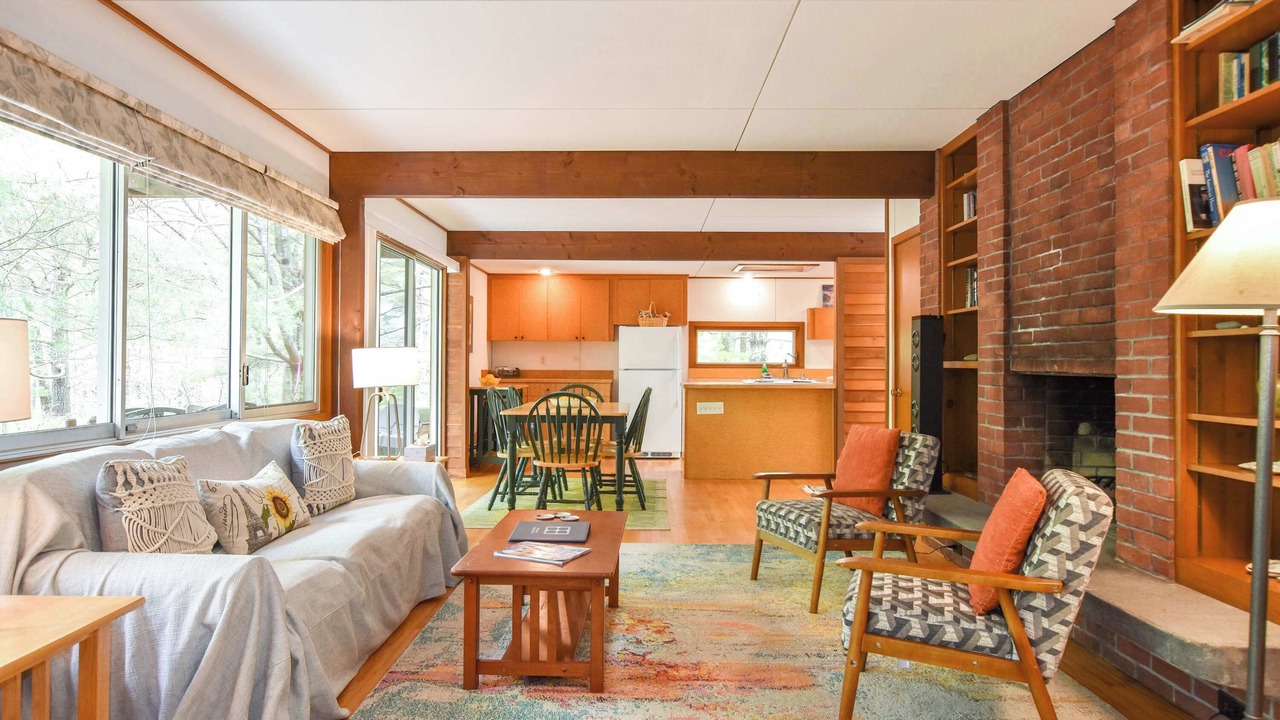 Photo of Livingroom in Truro