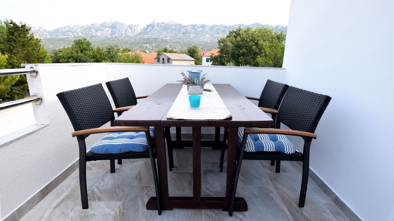 Photo of Outdoor in Seline