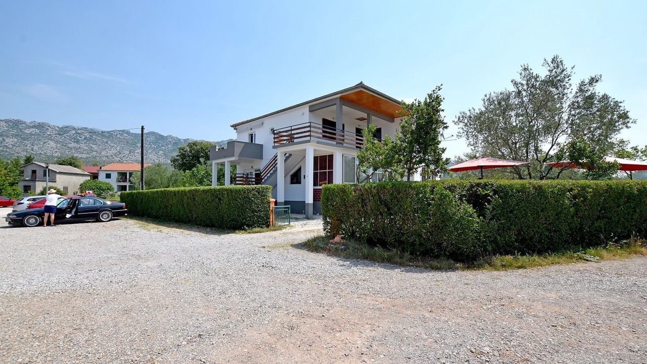 Photo of Outdoor in Seline