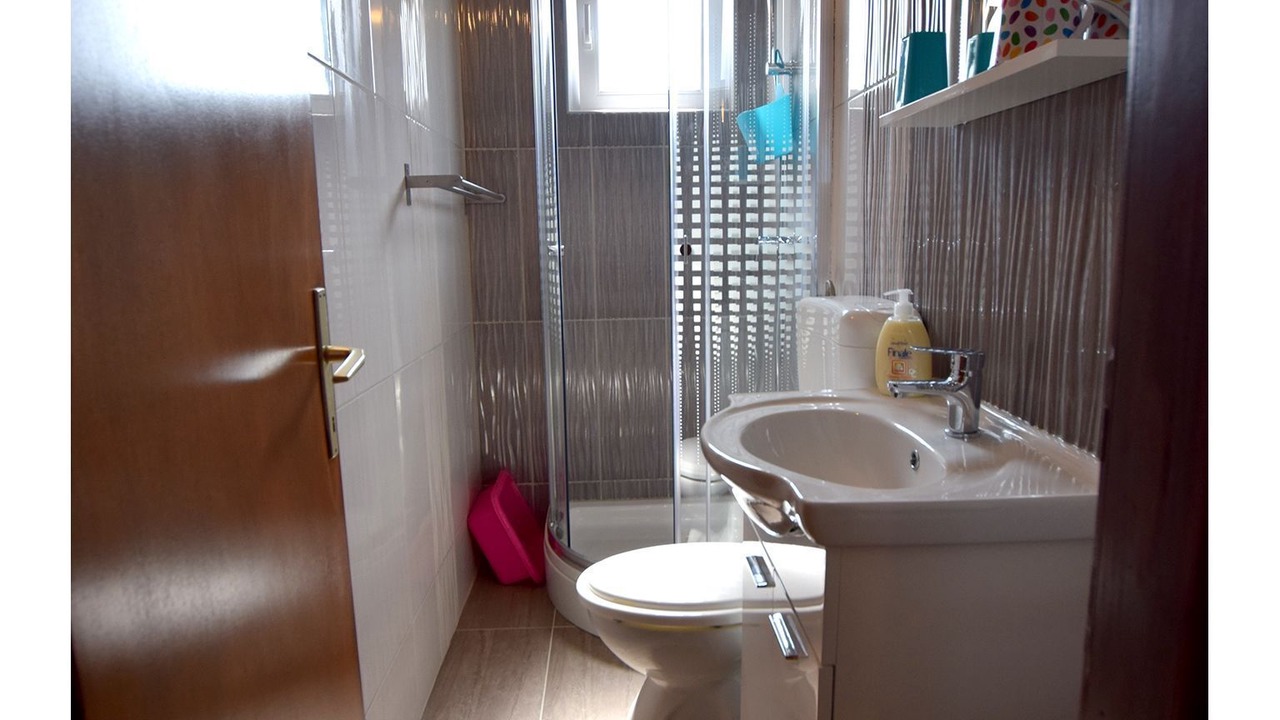Photo of Bathroom in Seline