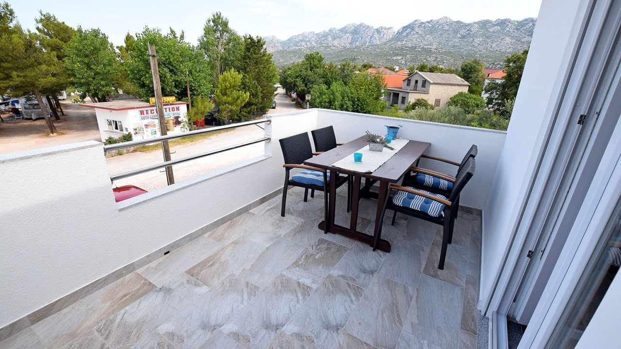 Photo of Outdoor in Seline