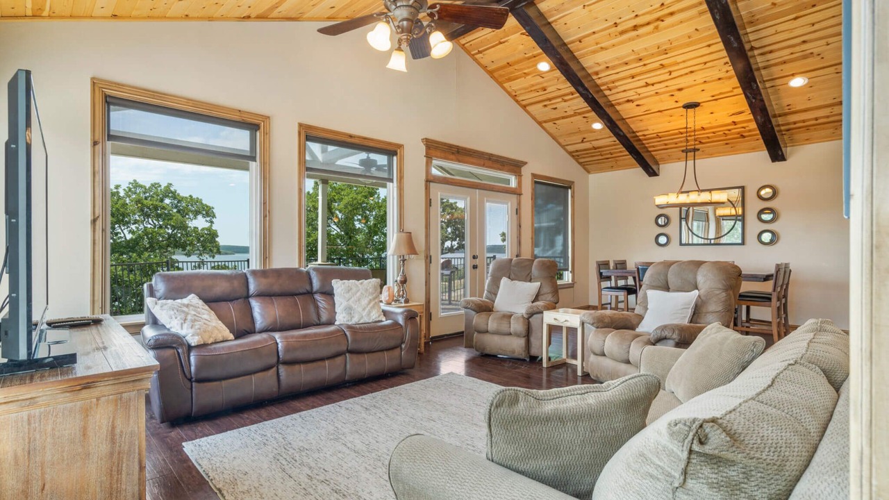 Photo of Livingroom in Sperry