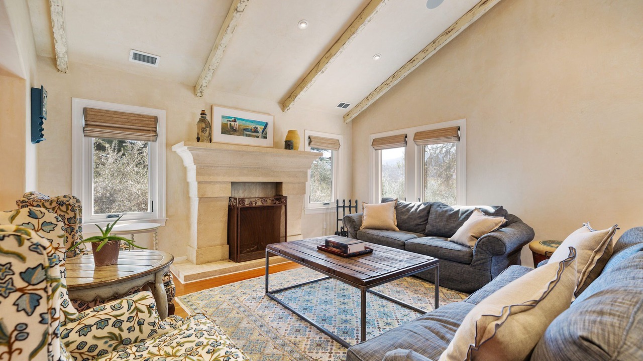 Photo of Livingroom in Deer Park