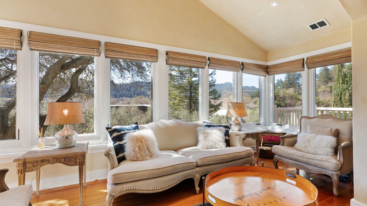 Photo of Livingroom in Deer Park