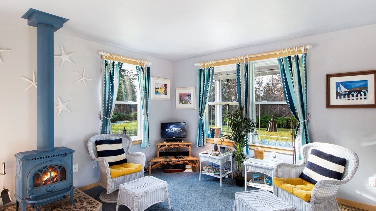 Photo of Livingroom in Roche Harbor