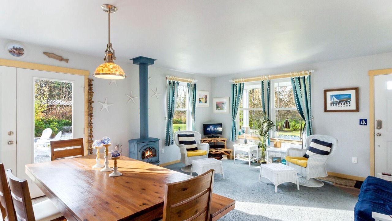 Photo of Livingroom in Roche Harbor