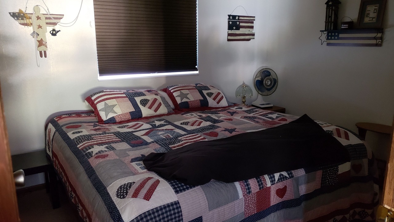 Photo of Bedroom in Loon Lake