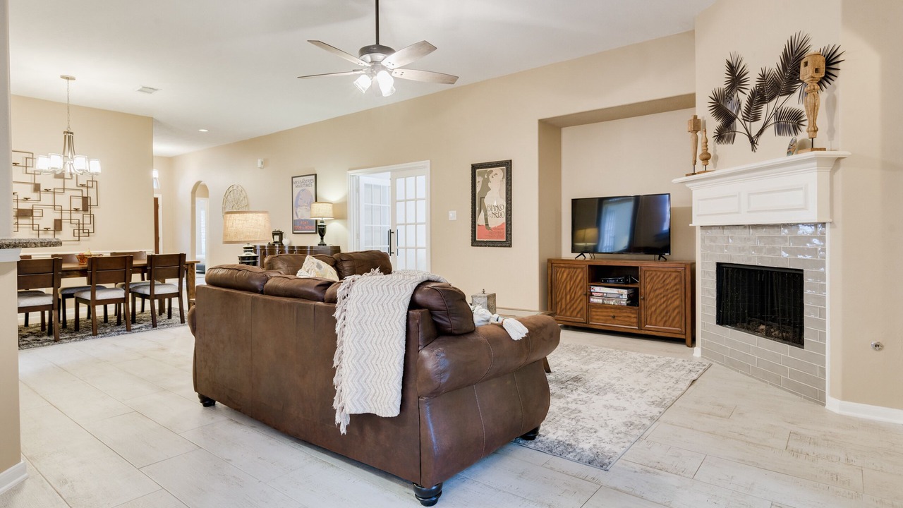 Photo of Livingroom in Spring