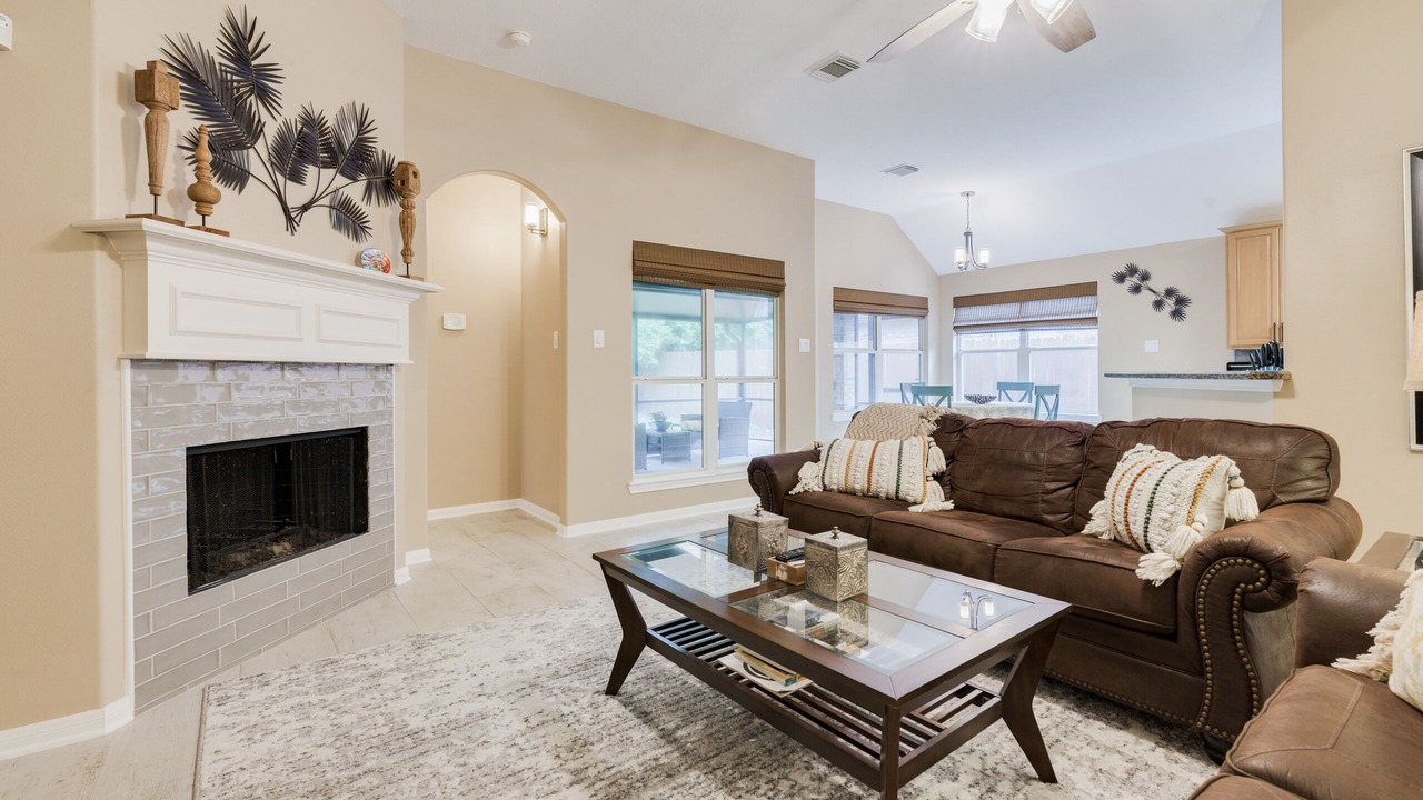 Photo of Livingroom in Spring