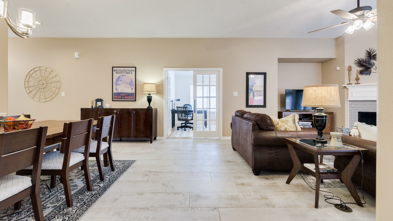 Photo of Livingroom in Spring