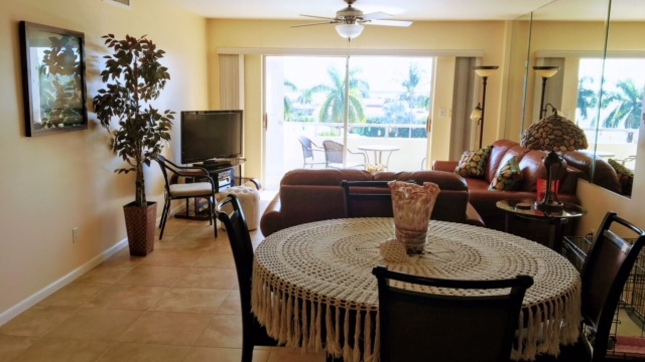 Photo of Livingroom in Caloosahatchee