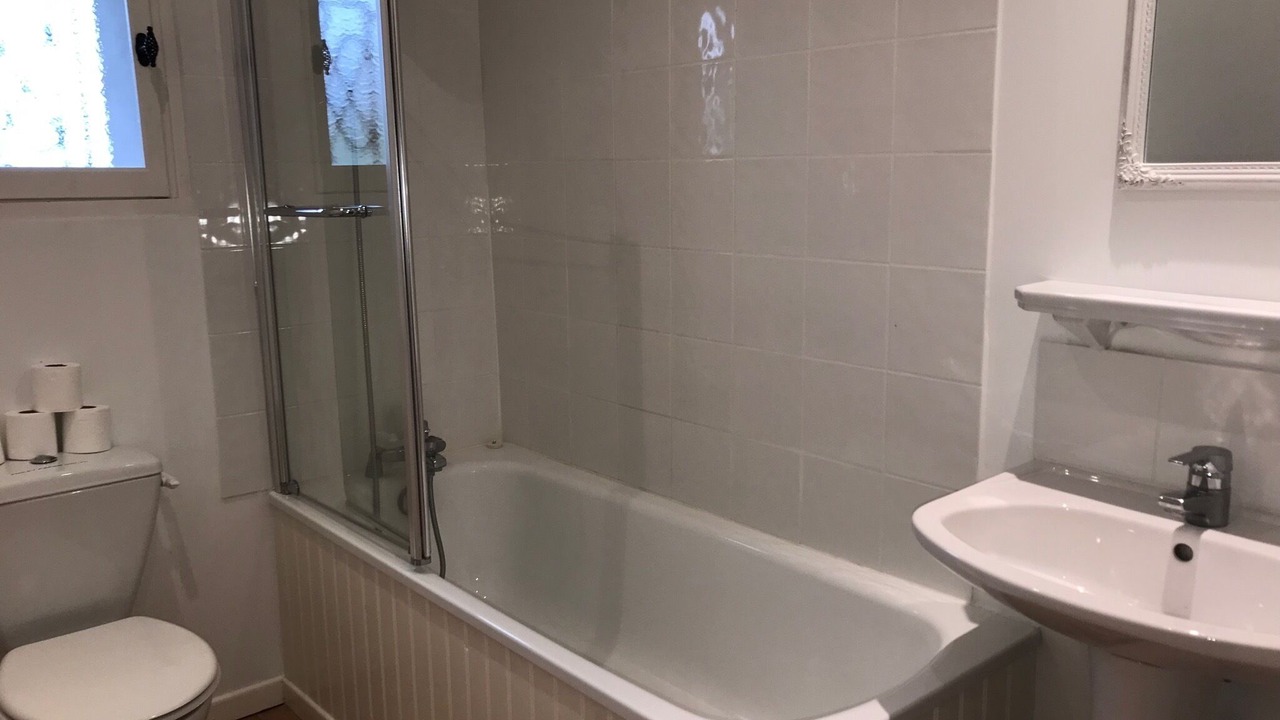 Photo of Bathroom in Saint-Capraise-d'Eymet