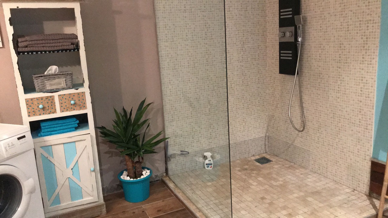 Photo of Bathroom in Villy