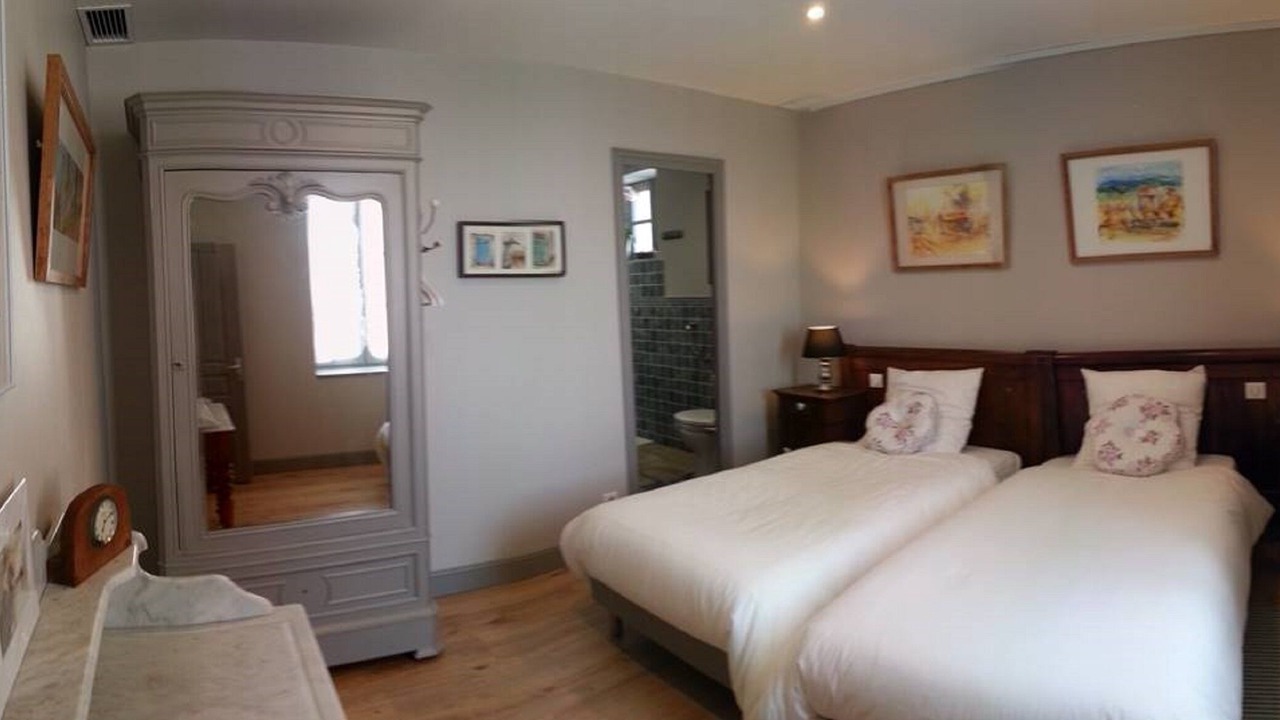 Photo of Bedroom in Saint-Haon-le-Chatel